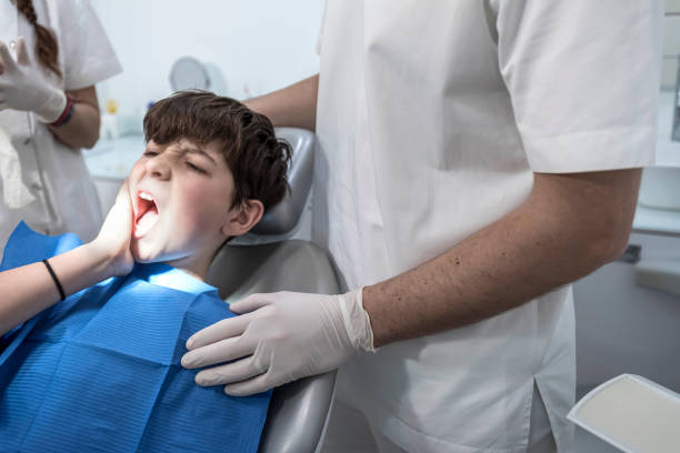 Best Chipped Tooth Repair Near Me  in Hooks, TX