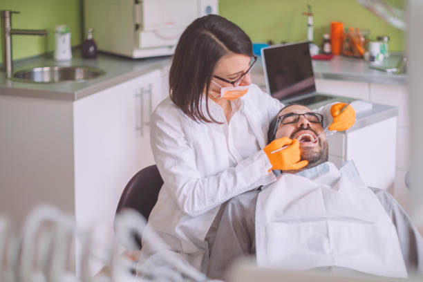 Best Cracked Tooth Emergency Dentist  in Hooks, TX